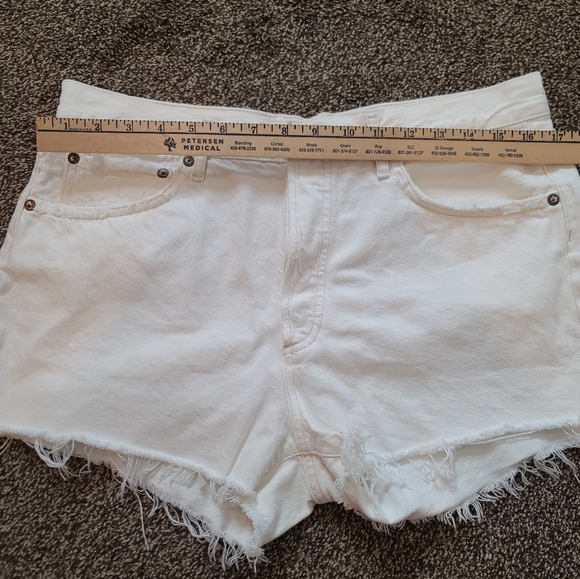 Agolde Parker Vintage Cut Off High Rise White Denim Jean Shorts Size 30 - Picture 8 of 9